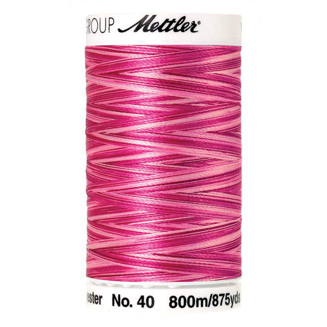 Amann Mettler Poly Sheen Multi, 800m Spule in Lipstick Pinks Die Multifarben harmonieren perfekt mit dem unifarbenen Poly Sheen