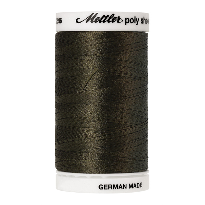 Amann Mettler Poly Sheen Umber glänzt durch den trilobalen Fadenquerschnitt besonders schön. Zum Sticken, Quilten, Nähen. 800m Spule