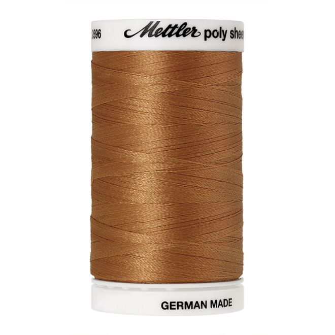 Amann Mettler Poly Sheen Toffee glänzt durch den trilobalen Fadenquerschnitt besonders schön. Zum Sticken, Quilten, Nähen. 800m Spule