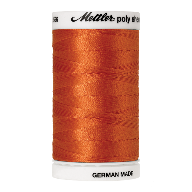 Amann Mettler Poly Sheen Clay glänzt durch den trilobalen Fadenquerschnitt besonders schön. Zum Sticken, Quilten, Nähen. 800m Spule