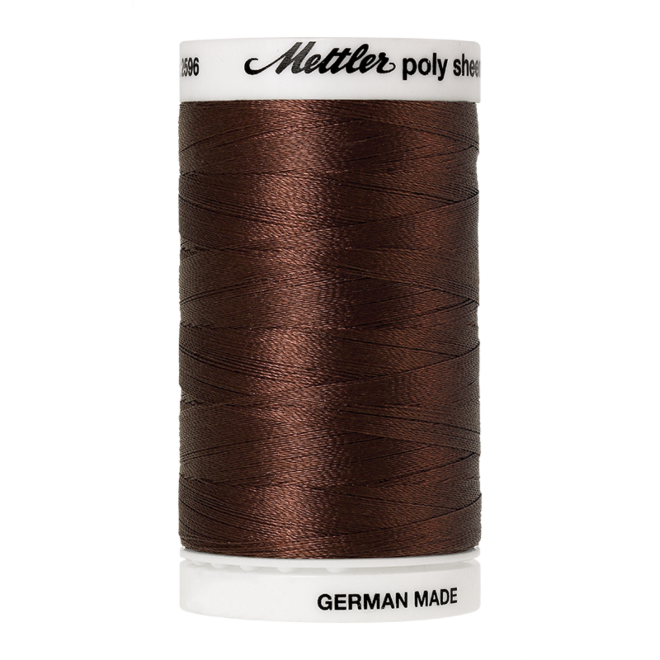 Amann Mettler Poly Sheen Cinnamon glänzt durch den trilobalen Fadenquerschnitt besonders schön. Zum Sticken, Quilten, Nähen. 800m Spule