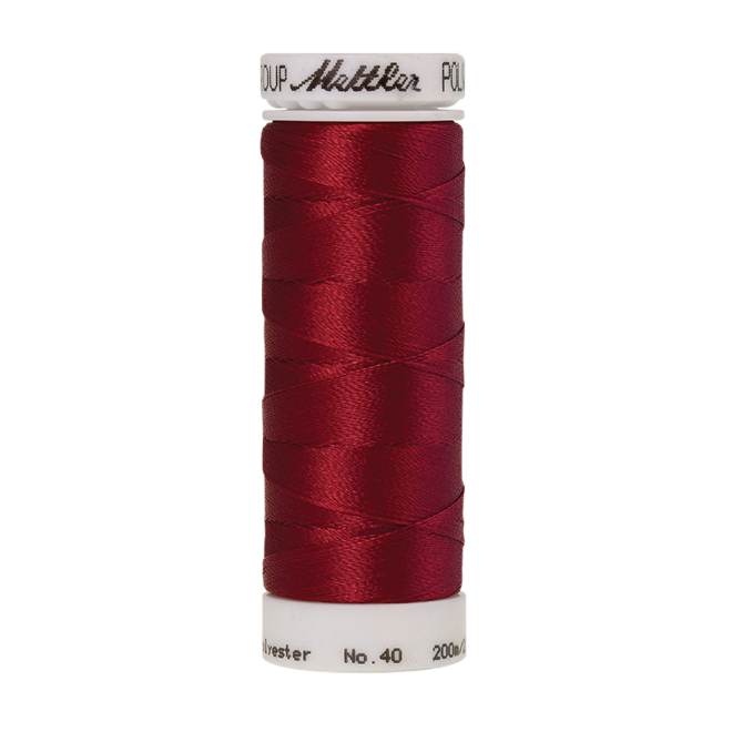 Amann Mettler Poly Sheen Country Red glänzt durch den trilobalen Fadenquerschnitt besonders schön. Zum Sticken, Quilten, Nähen. 200m Spule