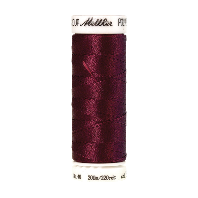 Amann Mettler Poly Sheen Burgundy glänzt durch den trilobalen Fadenquerschnitt besonders schön. Zum Sticken, Quilten, Nähen. 200m Spule