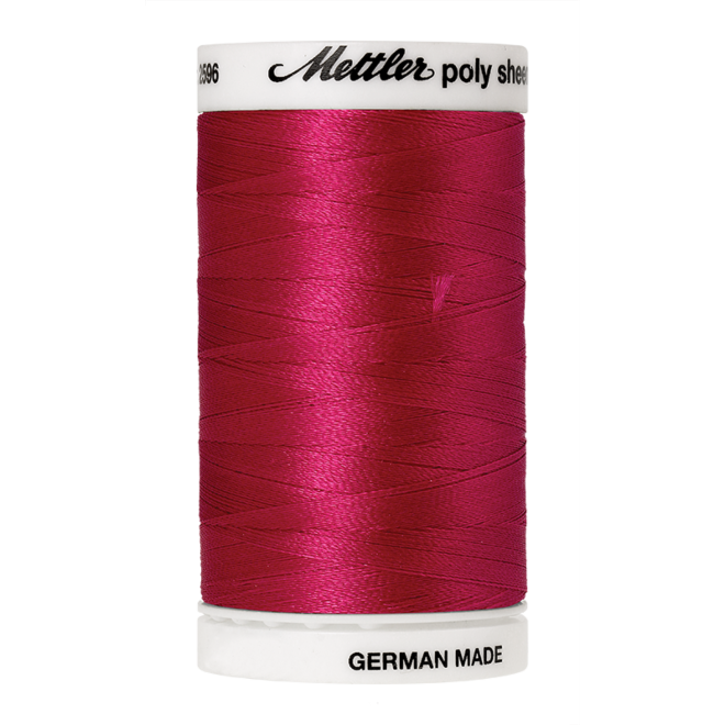 Amann Mettler Poly Sheen Raspberry glänzt durch den trilobalen Fadenquerschnitt besonders schön. Zum Sticken, Quilten, Nähen. 800m Spule
