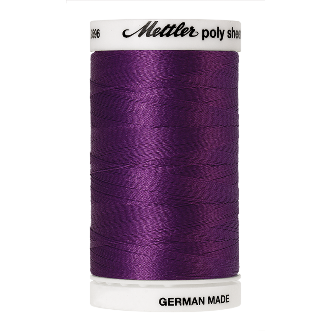 Amann Mettler Poly Sheen Orchid glänzt durch den trilobalen Fadenquerschnitt besonders schön. Zum Sticken, Quilten, Nähen. 800m Spule