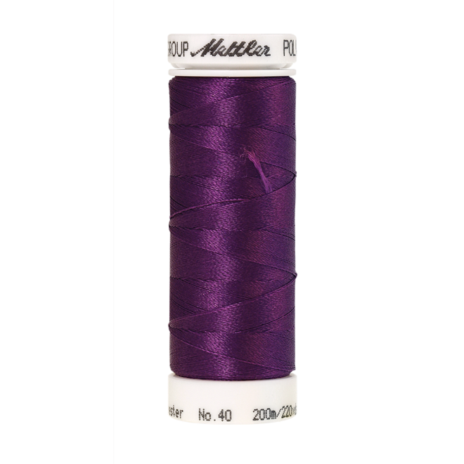 Amann Mettler Poly Sheen Orchid glänzt durch den trilobalen Fadenquerschnitt besonders schön. Zum Sticken, Quilten, Nähen. 200m Spule