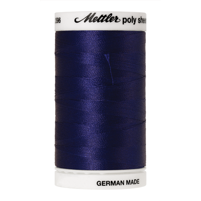 Amann Mettler Poly Sheen Provence glänzt durch den trilobalen Fadenquerschnitt besonders schön. Zum Sticken, Quilten, Nähen. 800m Spule
