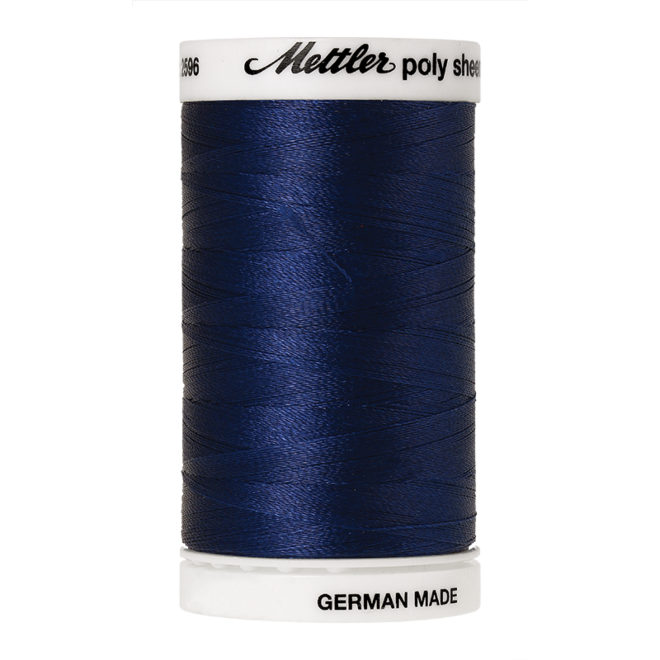 Amann Mettler Poly Sheen Delft glänzt durch den trilobalen Fadenquerschnitt besonders schön. Zum Sticken, Quilten, Nähen. 800m Spule