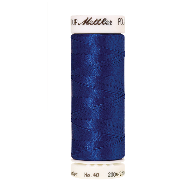 Amann Mettler Poly Sheen Blue glänzt durch den trilobalen Fadenquerschnitt besonders schön. Zum Sticken, Quilten, Nähen. 200m Spule