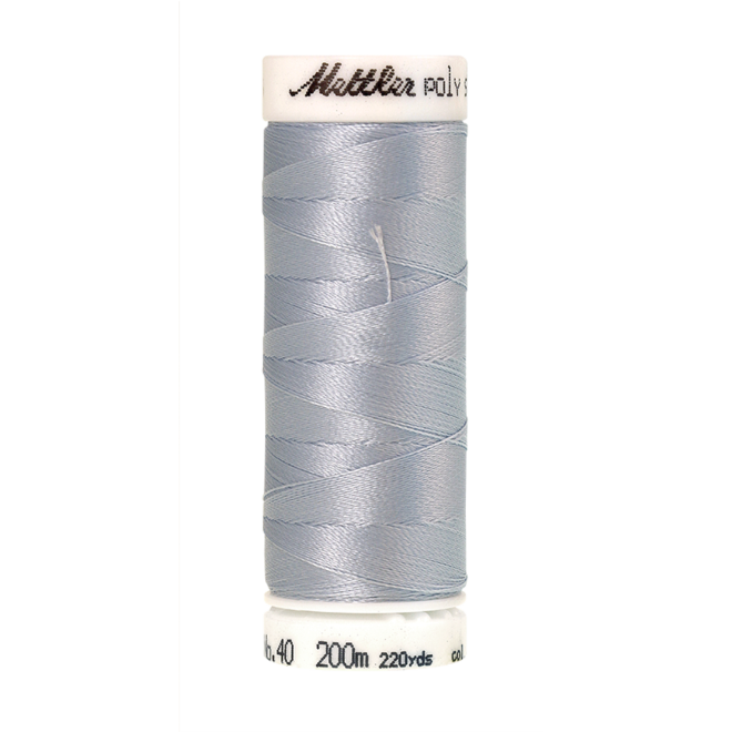 Amann Mettler Poly Sheen Ice Cap glänzt durch den trilobalen Fadenquerschnitt besonders schön. Zum Sticken, Quilten, Nähen. 200m Spule