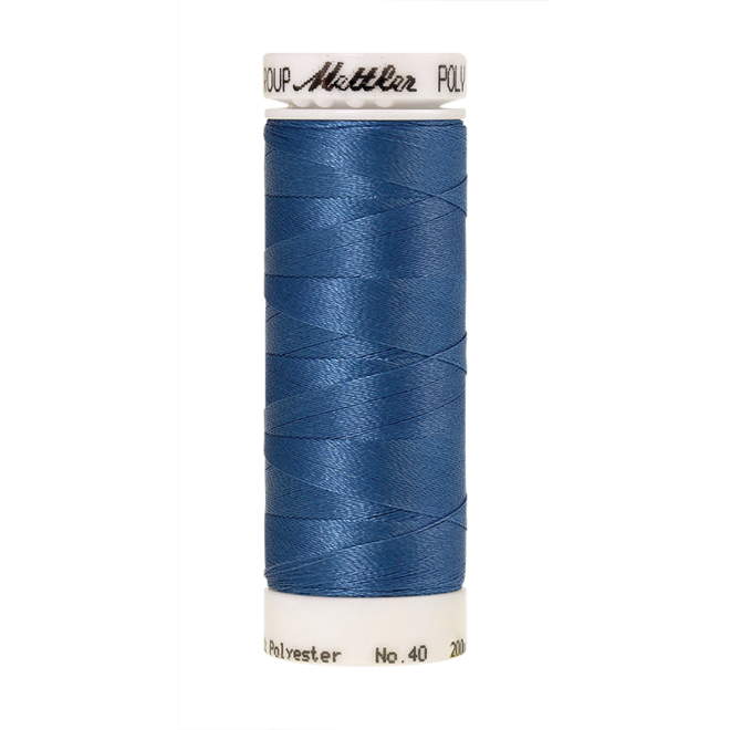 Amann Mettler Poly Sheen Laguna glänzt durch den trilobalen Fadenquerschnitt besonders schön. Zum Sticken, Quilten, Nähen. 200m Spule
