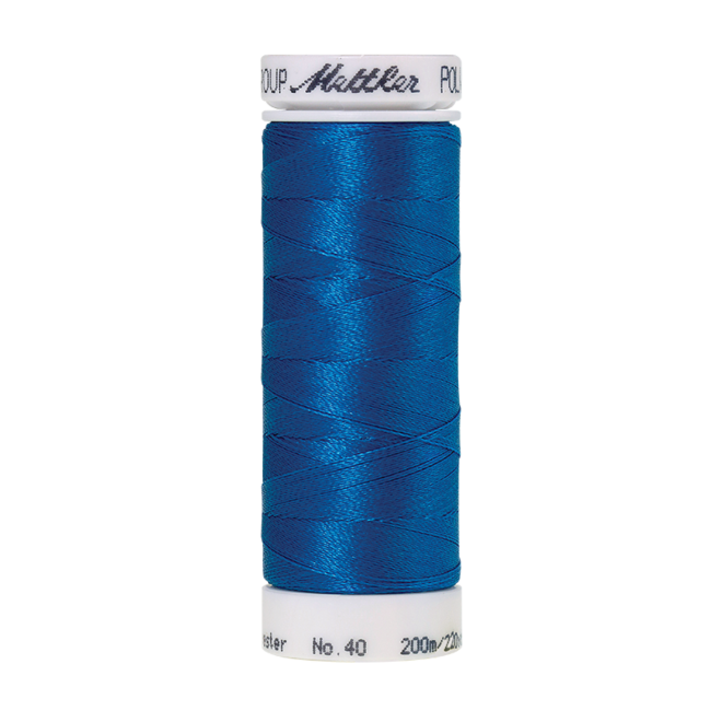 Amann Mettler Poly Sheen Cerulean glänzt durch den trilobalen Fadenquerschnitt besonders schön. Zum Sticken, Quilten, Nähen. 200m Spule