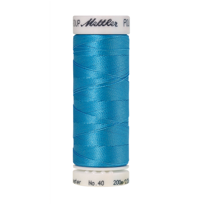 Amann Mettler Poly Sheen Chicory glänzt durch den trilobalen Fadenquerschnitt besonders schön. Zum Sticken, Quilten, Nähen. 200m Spule