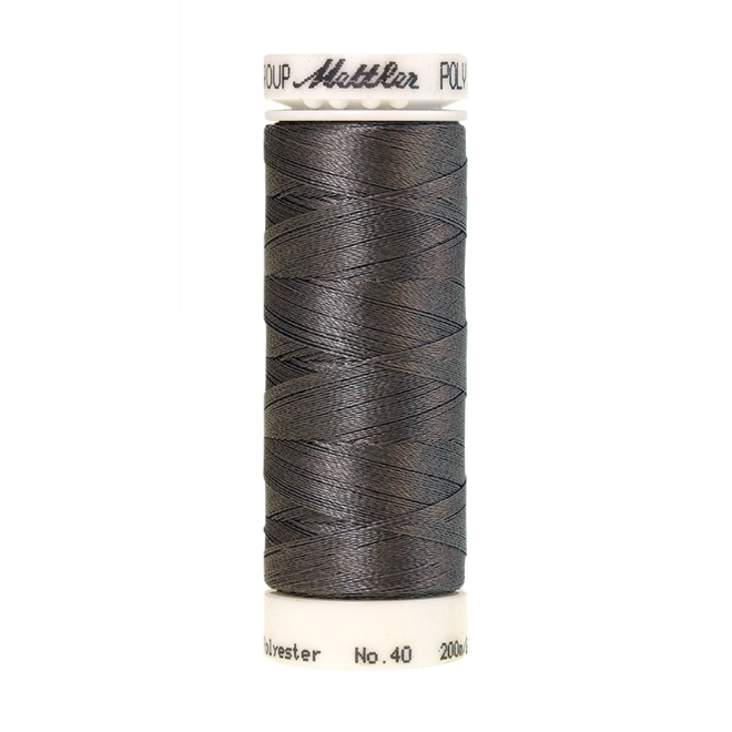 Amann Mettler Poly Sheen Dimgray glänzt durch den trilobalen Fadenquerschnitt besonders schön. Zum Sticken, Quilten, Nähen. 200m Spule