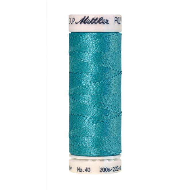 Amann Mettler Poly Sheen Island Green glänzt durch den trilobalen Fadenquerschnitt besonders schön. Zum Sticken, Quilten, Nähen. 200m Spule