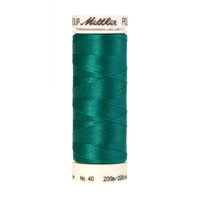 Amann Mettler Poly Sheen Dark Jade glänzt durch den trilobalen Fadenquerschnitt besonders schön. Zum Sticken, Quilten, Nähen. 200m Spule