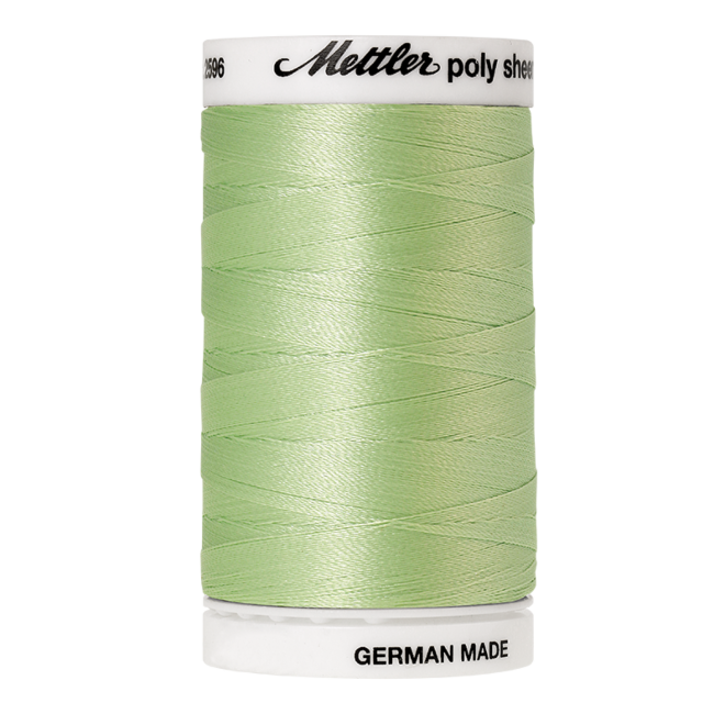 Amann Mettler Poly Sheen Spring Frost glänzt durch den trilobalen Fadenquerschnitt besonders schön. Zum Sticken, Quilten, Nähen. 800m Spule