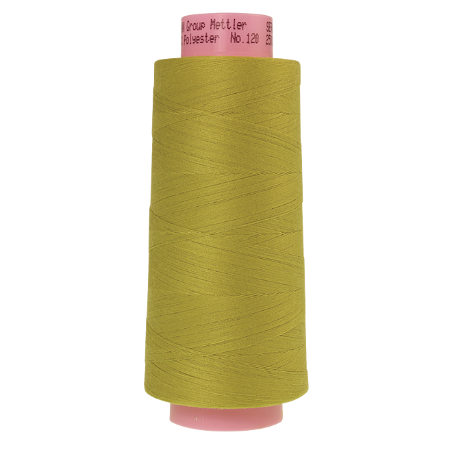 Amann Mettler Seracor in der Farbe Tamarack auf der 2500m Kone. Seracor ist der Allesnäher unter den Overlock-Garnen!