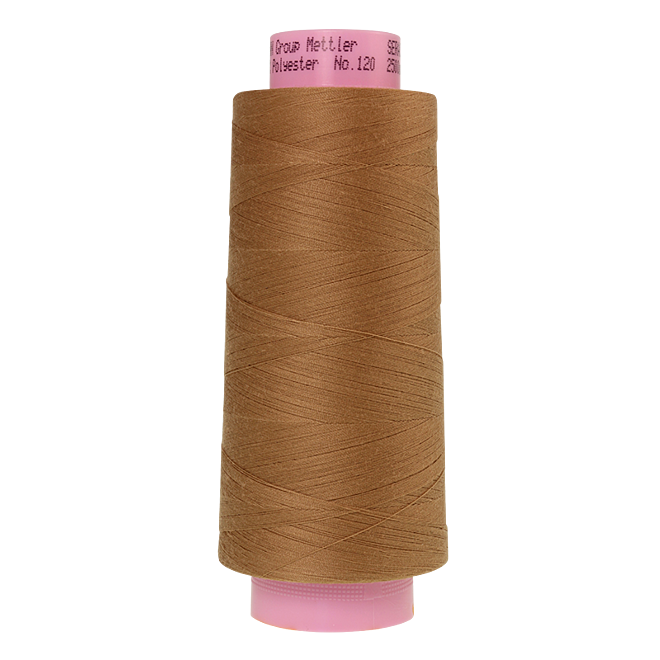 Amann Mettler Seracor in der Farbe Pimento auf der 2500m Kone. Seracor ist der Allesnäher unter den Overlock-Garnen!