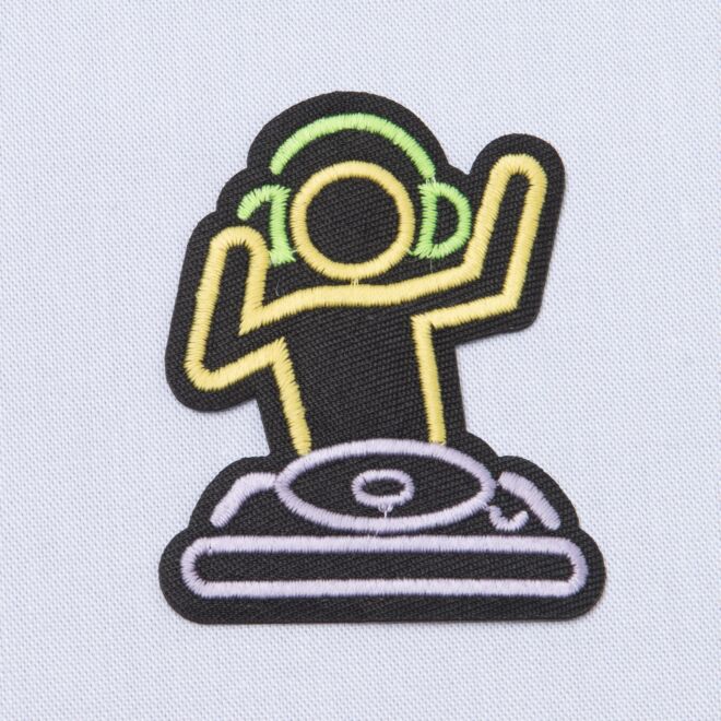 Nachtleuchtender Aufbügler "DJ"