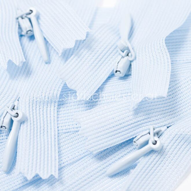 18cm Nahtverdeckter Reißverschluss himmelblau