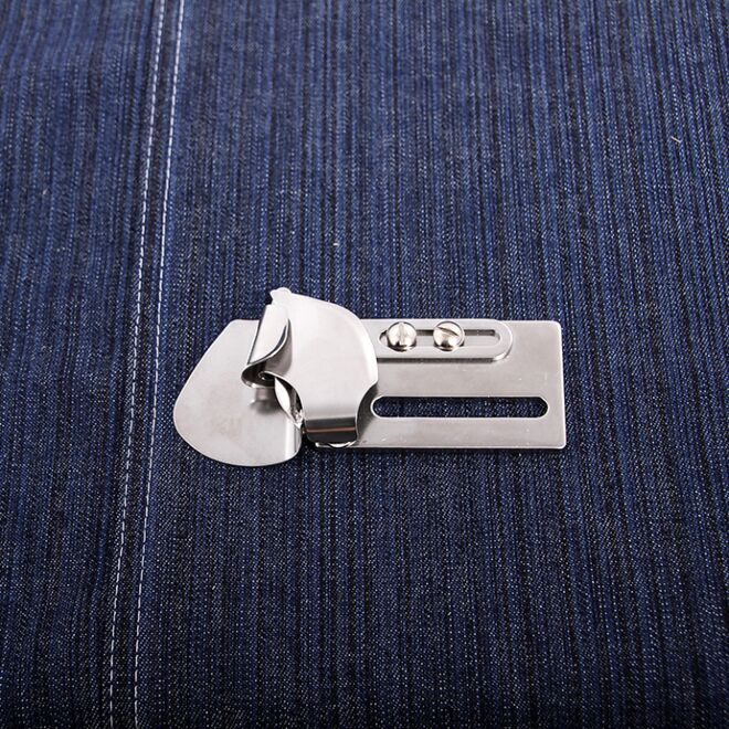 Babylock Kappnahtsäumer Ovation, Gloria